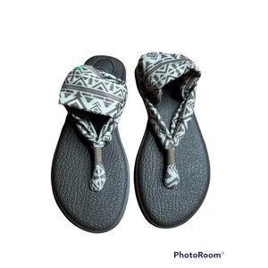 Sanuk yoga mat flip flops size 7